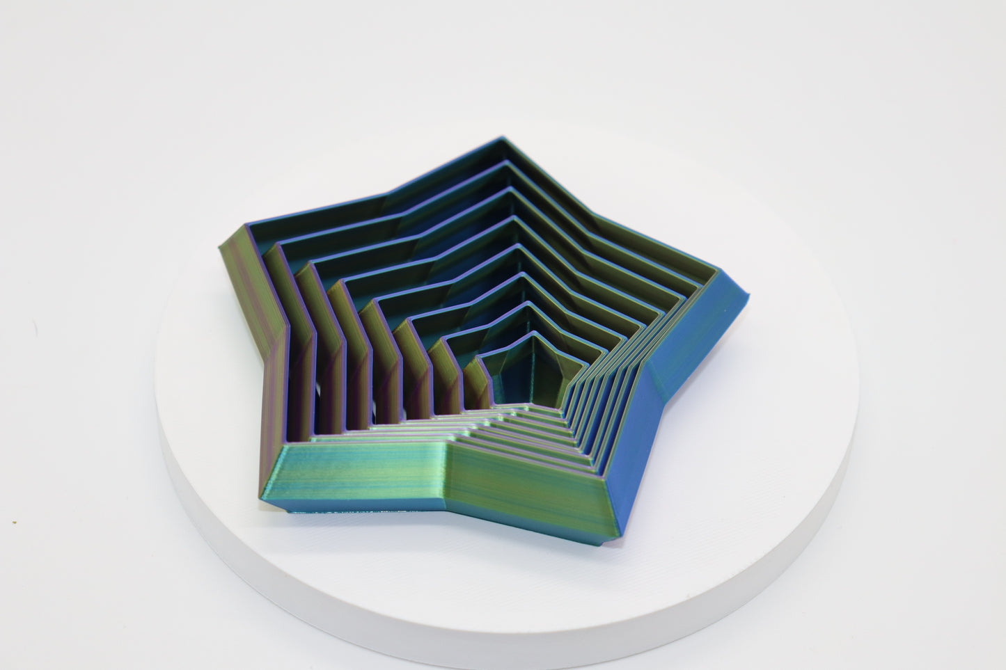 Expanding Star – Twist, Stretch, and Shine with Motion